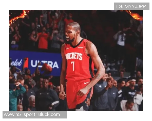 杜兰特赞詹姆斯三分后仰跳投稳定性提升展现出不断进步的实力